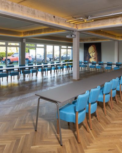 großer Saal Blick zur Flügeltür
